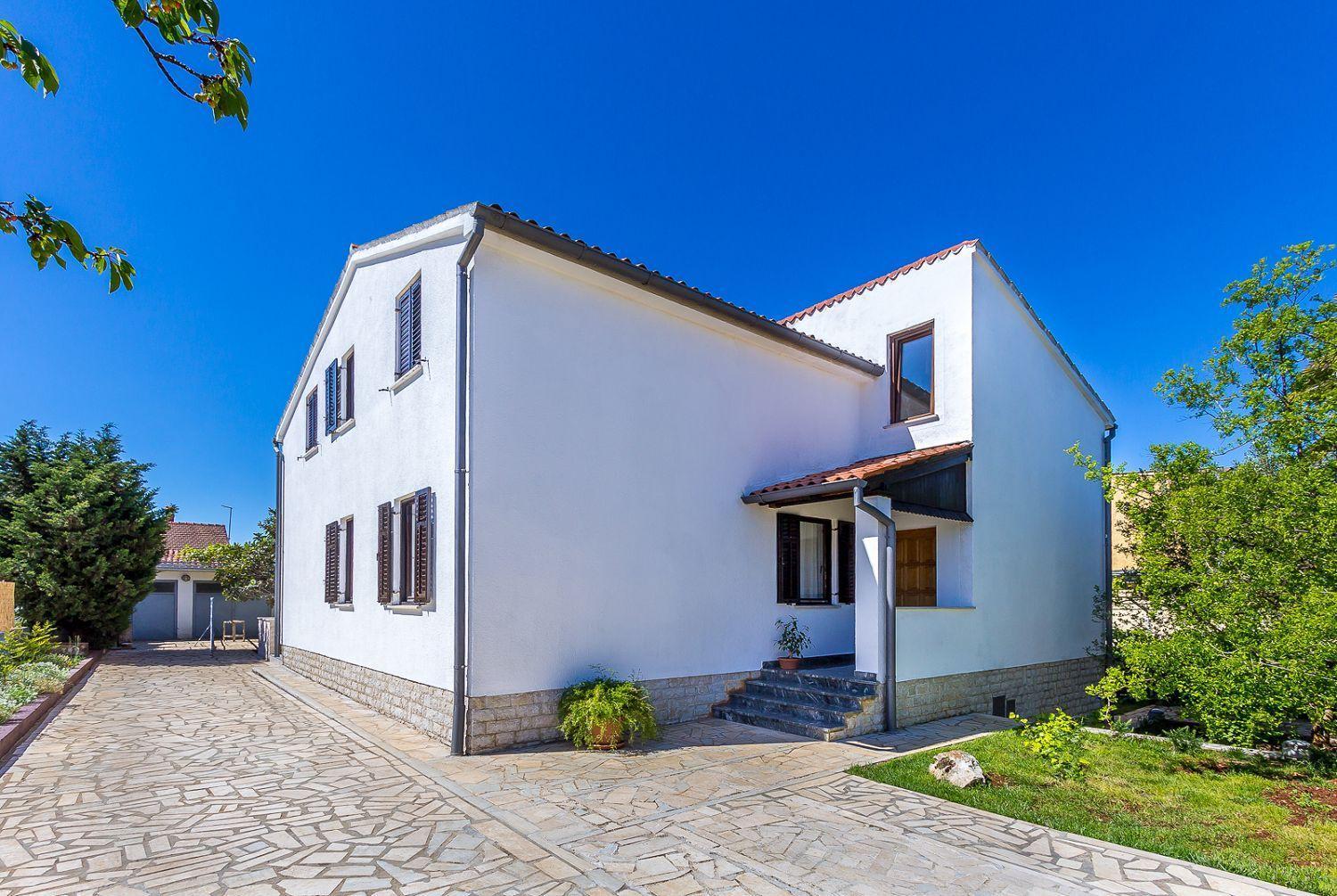 Neu Renovierte Ferienwohnung Mit Klima, Wlan, Terrasse Und Grill Pula Exterior photo