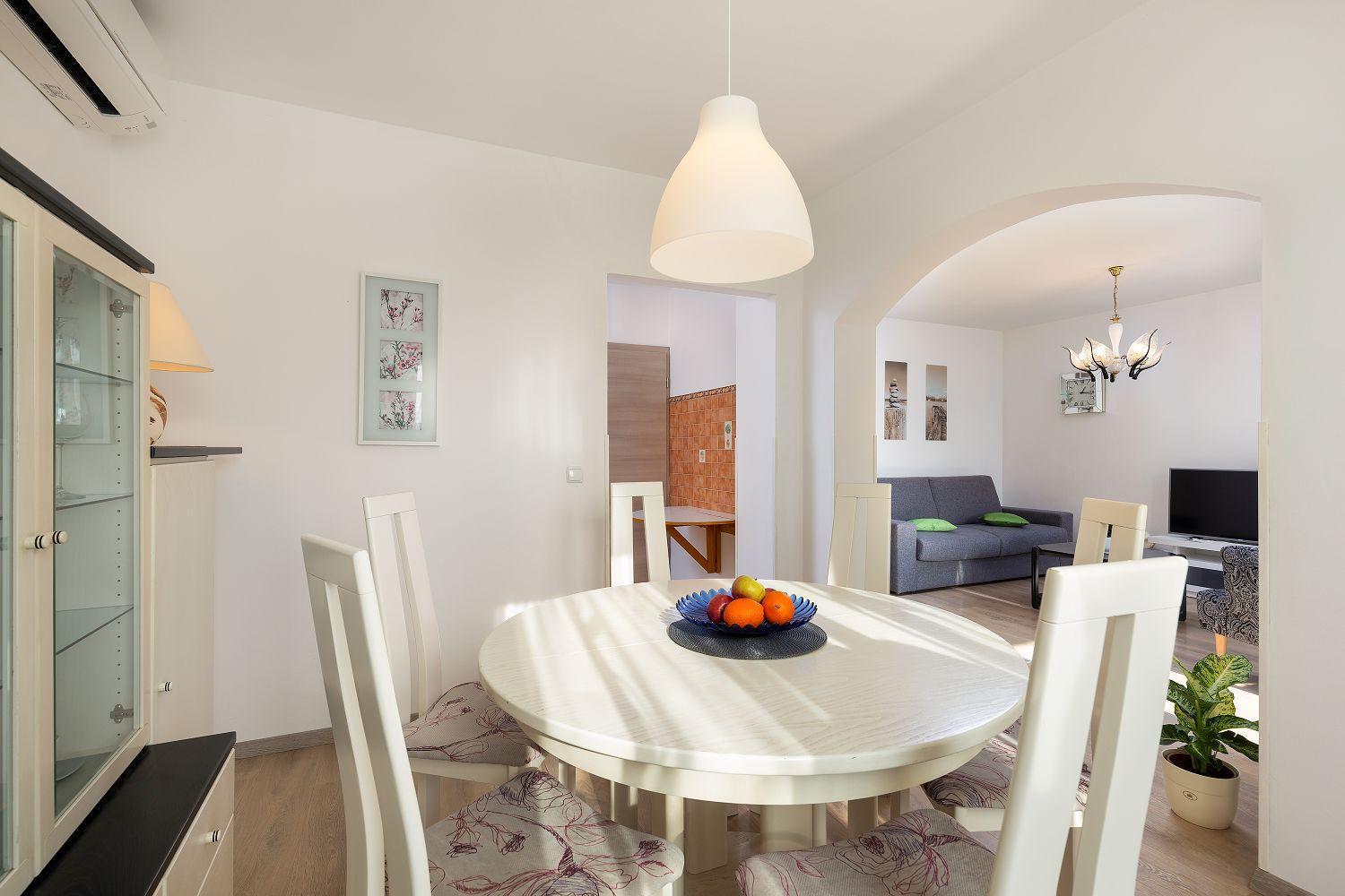 Neu Renovierte Ferienwohnung Mit Klima, Wlan, Terrasse Und Grill Pula Exterior photo